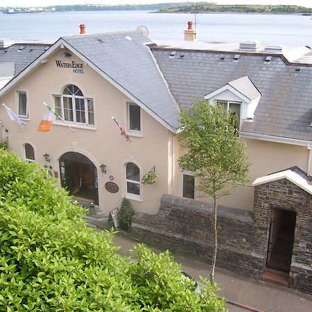 Watersedge Hotel Коб Екстериор снимка